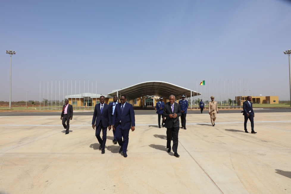 Le président de la République Macky Sall dans le nouveau salon d’honneur de l’AIBD, avant son départ pour Tokyo