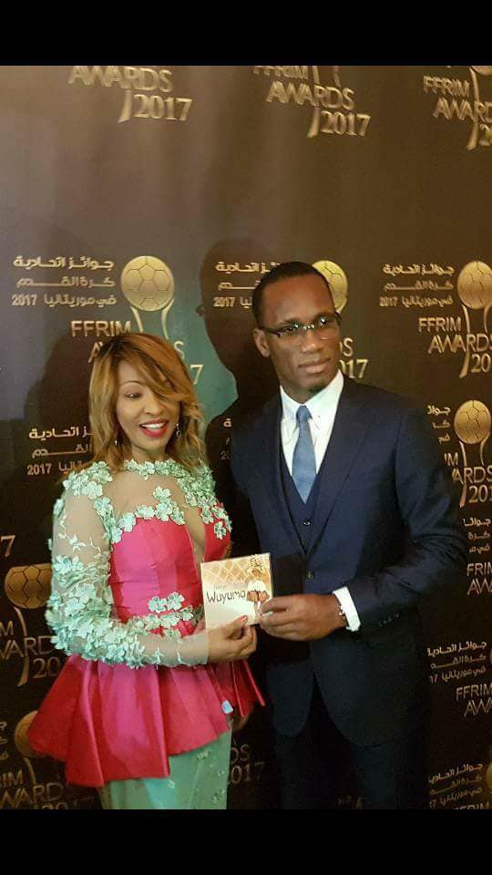 ( 08 Photos ) Viviane en toute complicité avec Drogba lors de la … Regardez les images exclusives. ( 08 Photos ) Viviane en toute complicité avec Drogba lors de la … Regardez les images exclusives.