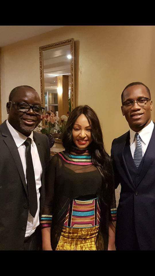 ( 08 Photos ) Viviane en toute complicité avec Drogba lors de la … Regardez les images exclusives. ( 08 Photos ) Viviane en toute complicité avec Drogba lors de la … Regardez les images exclusives.