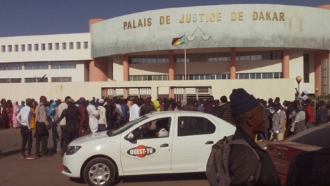 Procès Khalifa Sall Cie : Forte mobilisation au Palais de justice de Dakar (images) Procès Khalifa Sall Cie : Forte mobilisation au Palais de justice de Dakar (images)