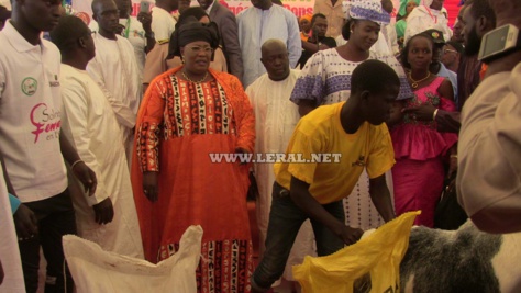 Photos: Cérémonie de Remise de Femelles gestante et de bourses d'aide en élevage Photos: Cérémonie de Remise de Femelles gestante et de bourses d'aide en élevage