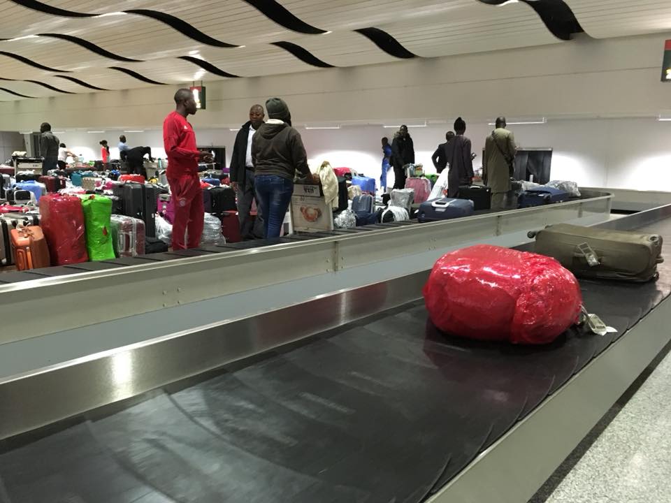 Arrivée depuis 3 jours 1/2, je n’ai toujours pas ma valise...(Par Léticia Bot) Arrivée depuis 3 jours 1/2, je n’ai toujours pas ma valise...(Par Léticia Bot)