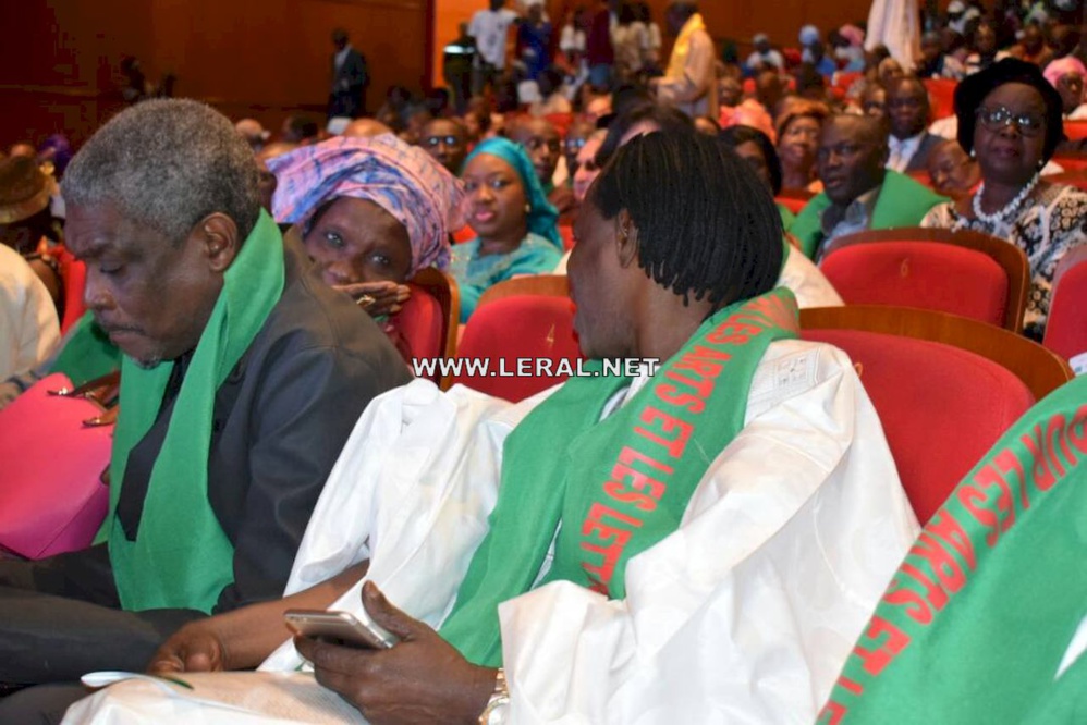 Cérémonie de remise de prix du président de la République pour les Arts et les Lettres Cérémonie de remise de prix du président de la République pour les Arts et les Lettres