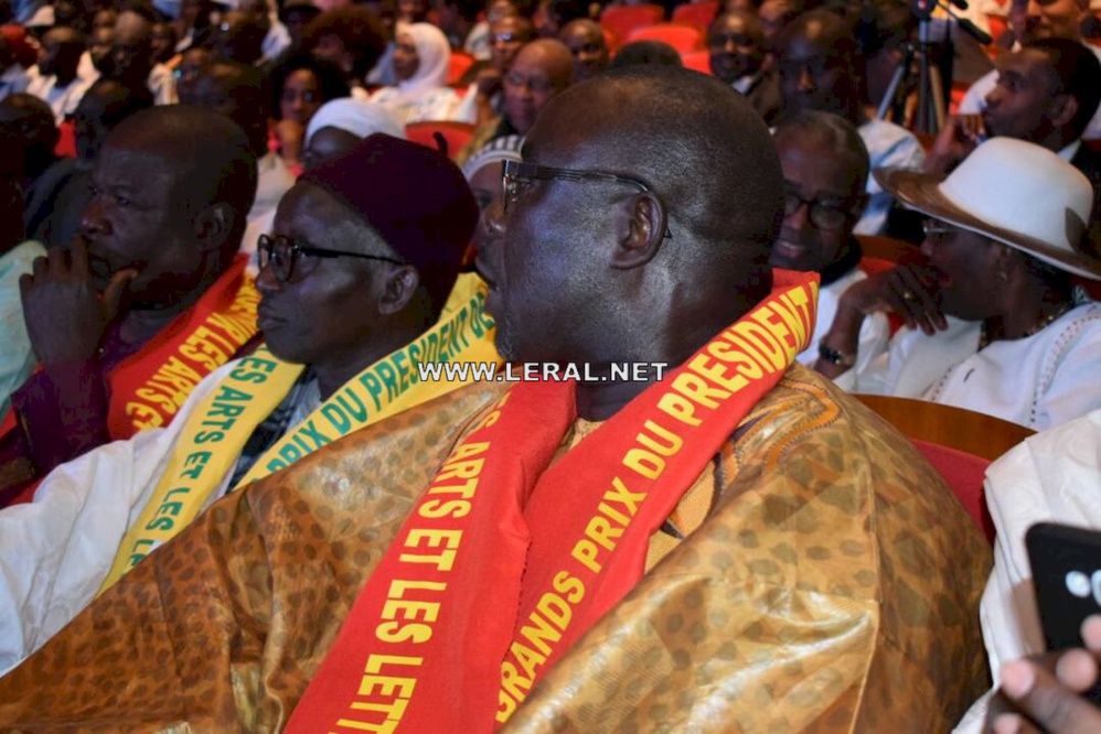 Cérémonie de remise de prix du président de la République pour les Arts et les Lettres Cérémonie de remise de prix du président de la République pour les Arts et les Lettres