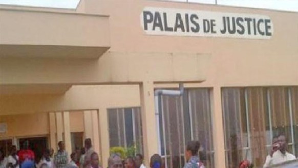 Tribunal de Diourbel : Le fugitif, âgé de 19 ans, est un voleur de téléphones Tribunal de Diourbel : Le fugitif, âgé de 19 ans, est un voleur de téléphones