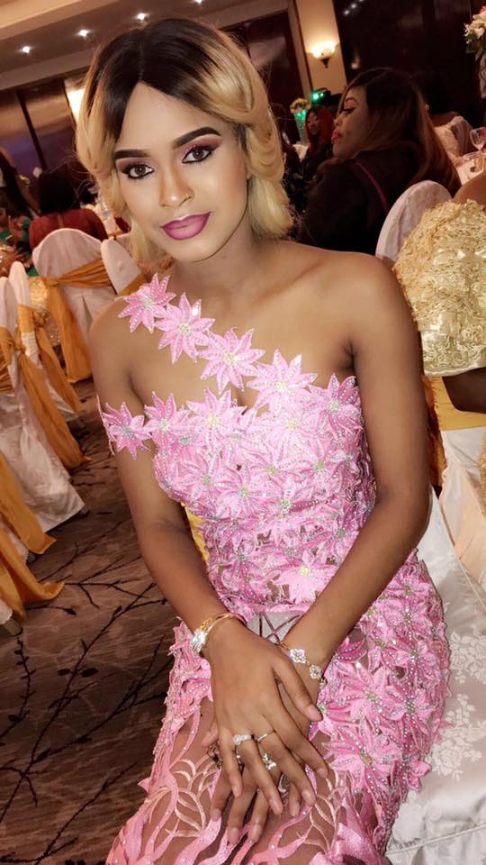 Marie Louise Diaw: Le Sagnsé à la Sénégalaise lui va à merveille ! Marie Louise Diaw: Le Sagnsé à la Sénégalaise lui va à merveille !