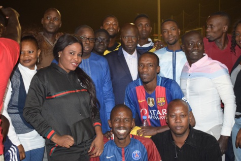 Afsud (fan club de Omar Pène) et DSYN (fan club de Youssou Ndour) ont joué un match de gala ce samedi à Dakar Sacré-Coeur