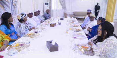 Mali : les images du déjeuner entre le président IBK et ATT