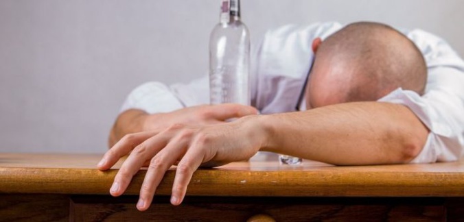 Découvrez les conséquences de l’alcool sur la peau!
