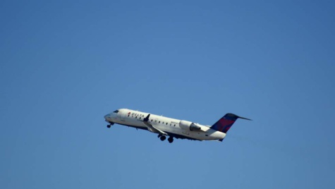 À cause d'un retard, un avion a décollé en 2018 et atterri en 2017