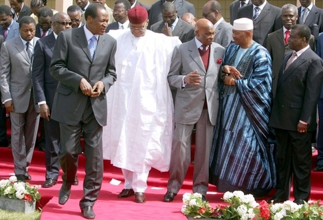 Niger : « l’empressement » du président sénégalais inquiète un journal burkinabé