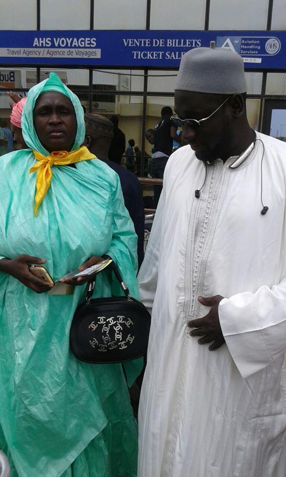 (05 Photos) Ndèye Fatou Ndiaye Mbacké en toute complicité avec sa « goro »