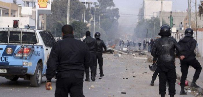 Tunisie: Des manifestations contre la hausse des prix font un mort