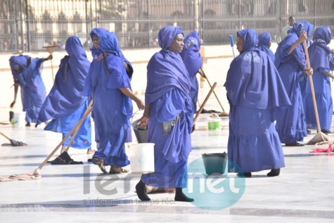 Photo: Découvrez le Dahiratou Ashabou Dianaty, l’équipe de nettoyage du Jeudi de la Grande Mosquée de Touba de volontaires 