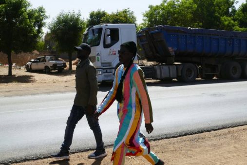 Regardez l’arrivée de Talla Sylla maire de Thiès à Touba, Après 3 jours de longue marche