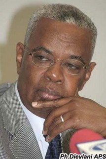 Djibo Kâ prononce sa sentence contre le fils du président Wade : Karim ne sera jamais un homme d’État