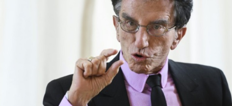 Trump "président de merde" : "Cet homme m'écœure", explique Jack Lang