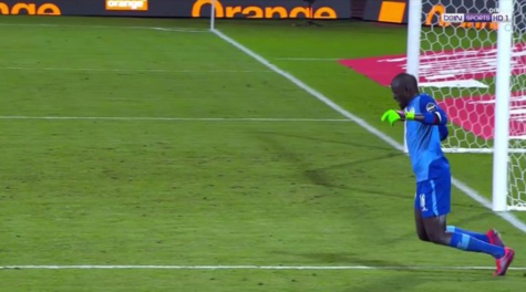 Khadim Ndiaye "roi de la simulation" devant Suarez, Busquets..., selon France Football