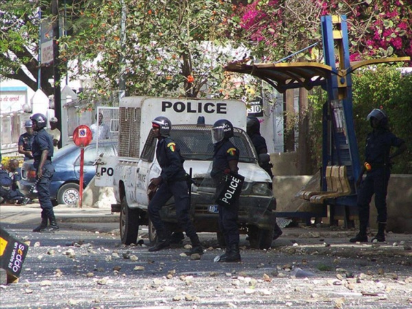 Incidents à l’UCAD : Les enseignants du SAES dénoncent la «furie» policière et interpellent l’Etat
