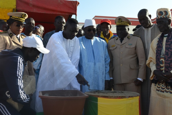 Images - Cérémonie de pose de la première pierre de la Maison des pêcheurs de Ngor
