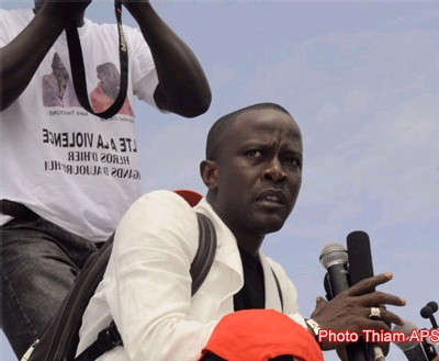 Emission "Remue-ménage" Babacar Fall recevait Yakham Mbaye journaliste et Pierre Ba enseignant-chercheur.