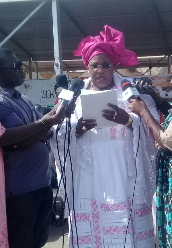 Le ministre de l’élevage a remis un lot de matériel fixé à une somme de 154 782 400 Fcfa à l’ANIPL