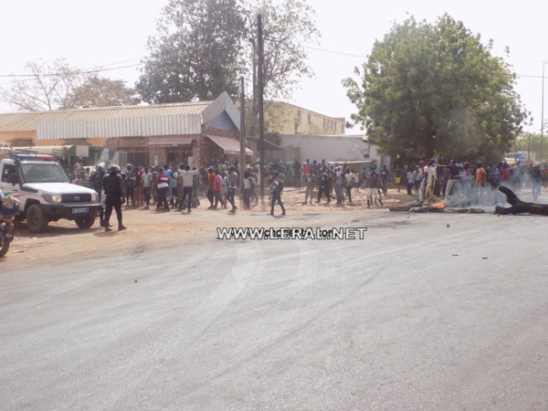 Manifestation de motos-taxis à Tambacounda : un véhicule de police heurte un collégien, lui cassant un bras
