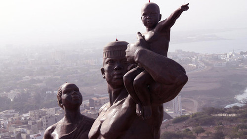 La coûteuse et contestée statue imposée aux Sénégalais : Inaugurée en présence de présidents africains francs-maçons, Wade réussit sa mission