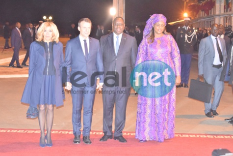 Photos : Emmanuel Macron est arrivé au Sénégal à 23 H 30 à l'aéroport L.S. Senghor 