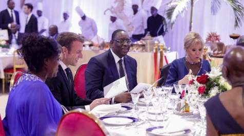 Les images du dîner au Palais de la République, en présence des couples présidentiels français et sénégalais