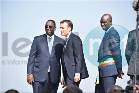Photos : Macky Sall et Macron chaleureusement accueillis par une foule immense