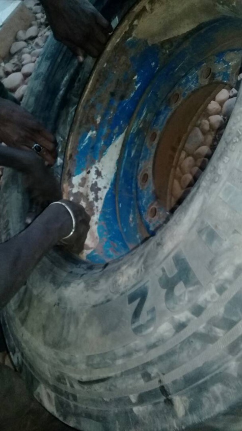 Tambacounda : 120 kg de chanvre indien cachés dans des pneus saisis par la douane Tambacounda : 120 kg de chanvre indien cachés dans des pneus saisis par la douane