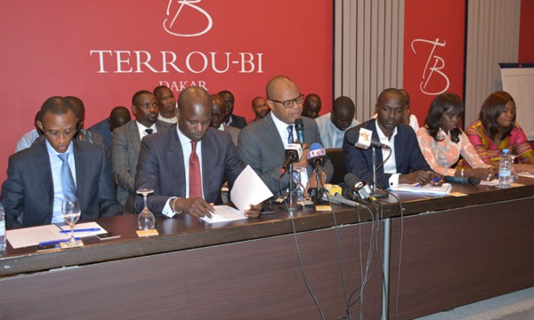 Sortie contre Macky Sall : « Initiative 2035 » tire à boulets rouges sur Idrissa Seck et l’opposition