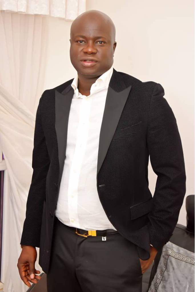 Le maire socialiste de Paos Koto, Aly Mané avec Matar Bâ et Souleymane Ndéné Ndiaye Le maire socialiste de Paos Koto, Aly Mané avec Matar Bâ et Souleymane Ndéné Ndiaye