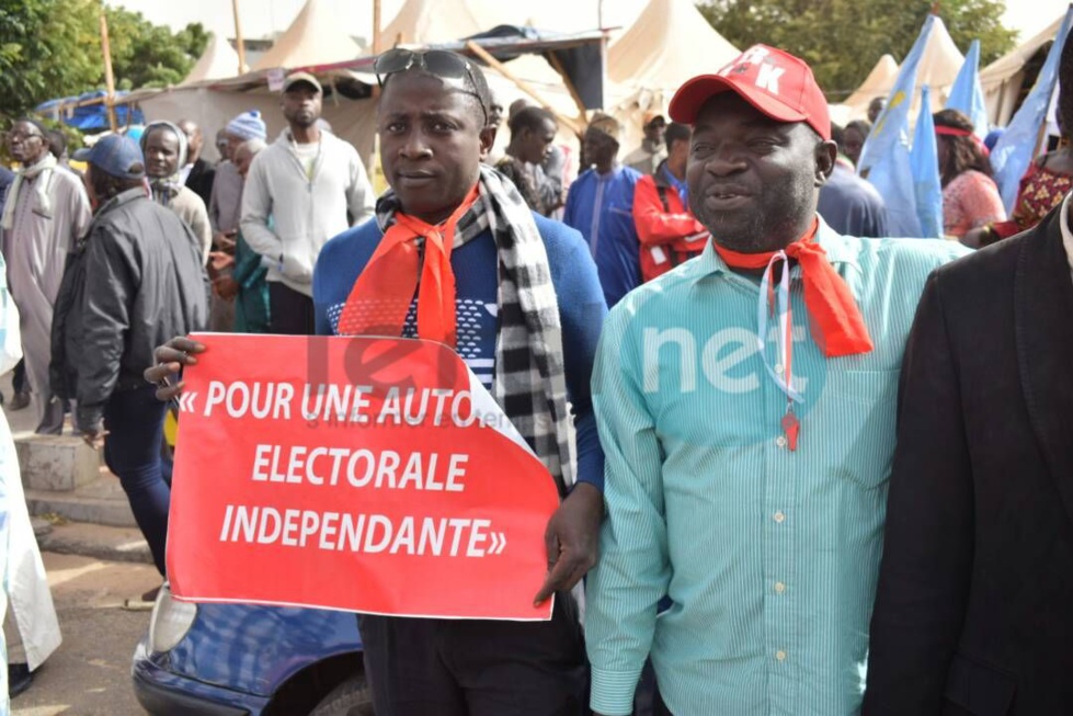 Les premières images de la la Grande marche de l'opposition ce vendredi 09 février 2018