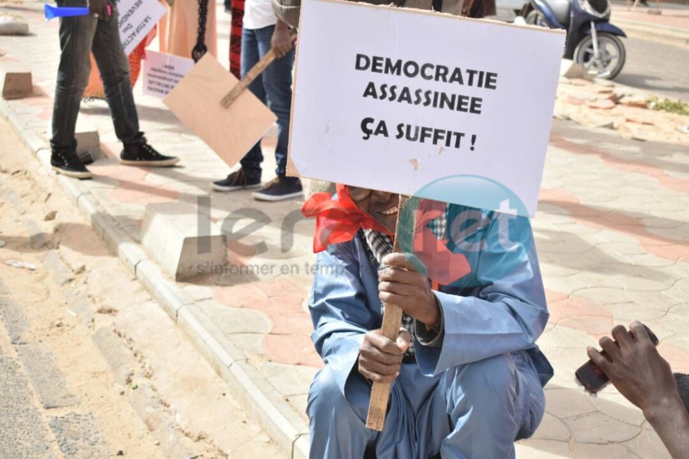 Les premières images de la la Grande marche de l'opposition ce vendredi 09 février 2018