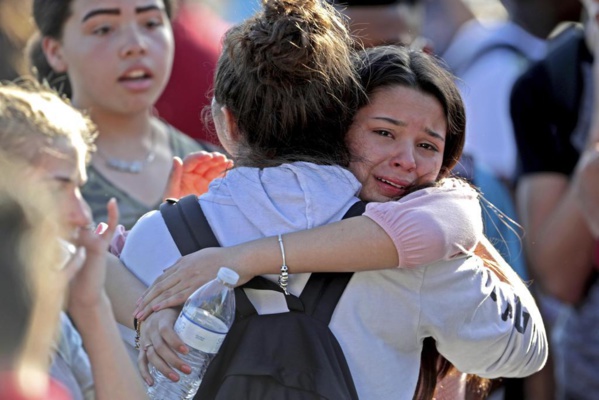 Cauchemar au lycée: un ancien élève abat 17 personnes en Floride