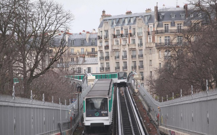 La circulation de la ligne 6 a été interrompue entre Bercy et porte d’Italie, vendredi soir. LP/Olivier Boitet.