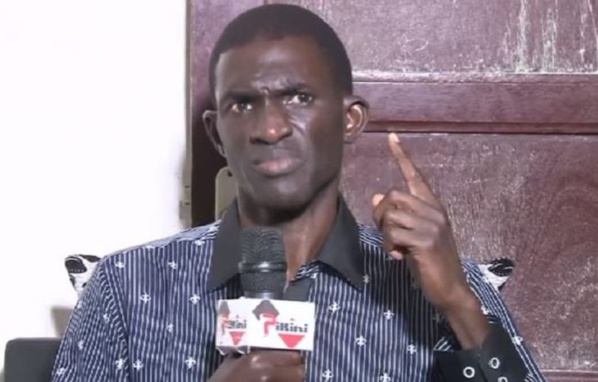 Ansoumana DIONE: "le Président Macky SALL est le plus grand homme politique au Sénégal "   (par Ansoumana Dione)