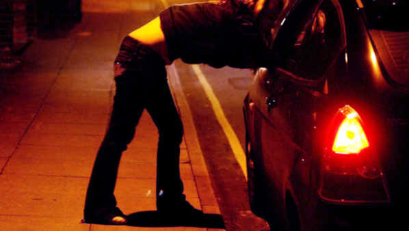 Annonces sur internet : Six jeunes hommes déférés au parquet pour prostitution illégale