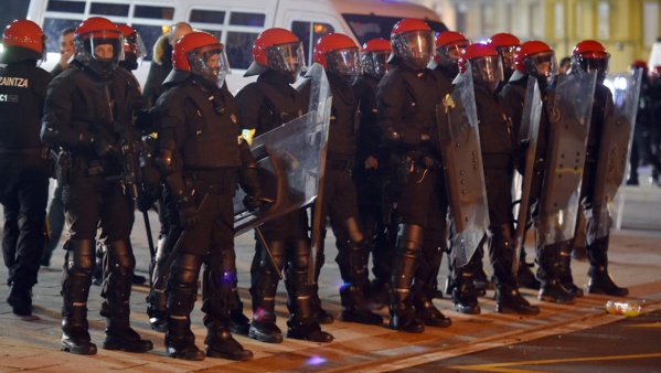 Athletic Bilbao-Spartak Moscou: un policier meurt lors d'affrontements entre supporters