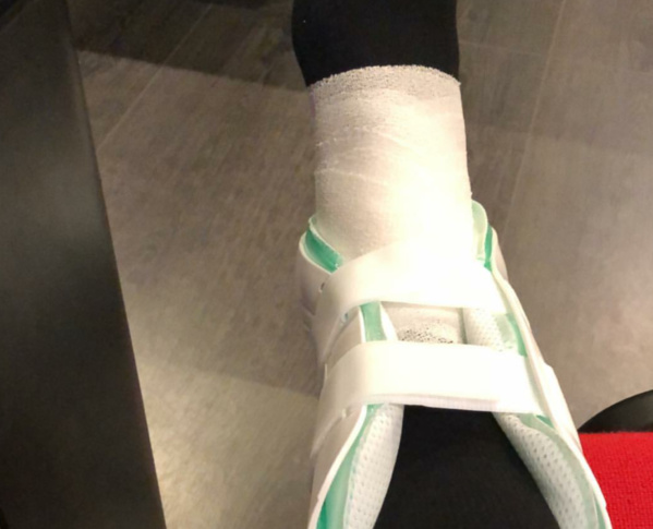 PSG: Neymar dévoile une photo de sa cheville blessée