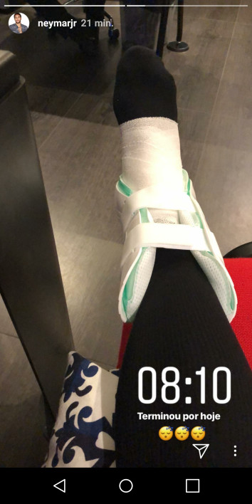 PSG: Neymar dévoile une photo de sa cheville blessée