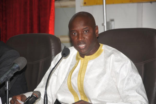 Apres sa « bourde » sur 2Stv, Pape Maël Thiam et Abdou Mbow s’érigent en boucliers pour le ministre de l’intérieur