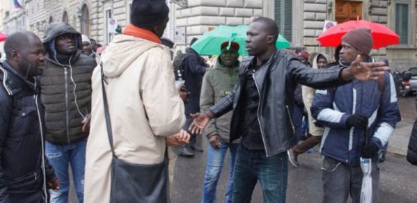 (Photos + Vidéo) : Les Modou Modou manifestent leur colère après la mort de Idy Diène en Italie