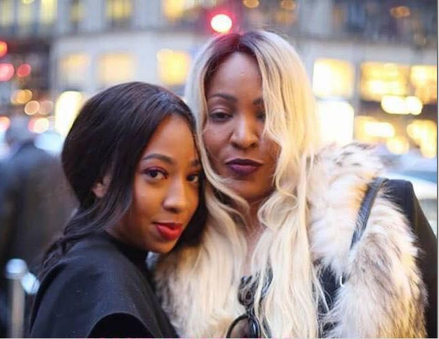 Photos :Viviane et sa fille Zeyna en toute complicité à Paris