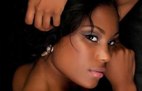 Harcelé sexuellement par la fille de 18 ans de sa femme, il ...