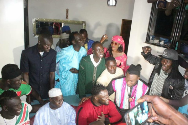 (7 photos) – Roi des arènes, Pikine à l’unisson plébiscite Eumeu