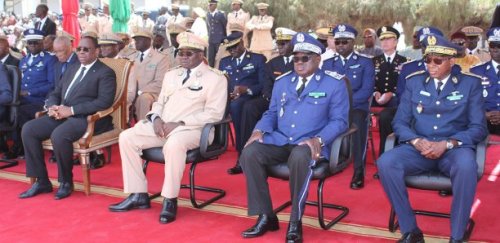 Crash de l'hélicoptère de l'armée: le Président Sall à la levée de corps des membres de l'équipage Crash de l'hélicoptère de l'armée: le Président Sall à la levée de corps des membres de l'équipage