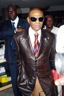 Papa Samba Mboup, Conseiller de Abdoulaye Wade: La veste Louis Vuitton (100% crocodile) 150.000 Euros!